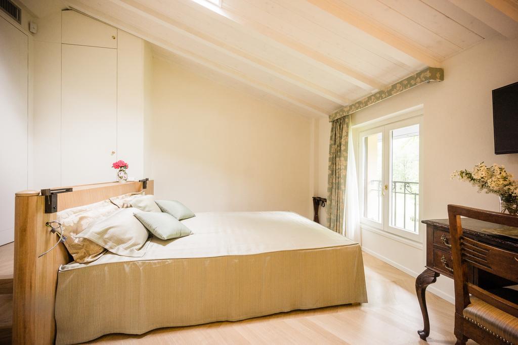 Relais Di Villa Adinolfi Annone di Brianza Bilik gambar